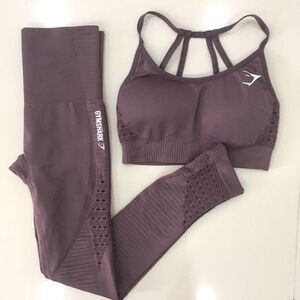 Gymshark set in purple, size M (SOLD)
